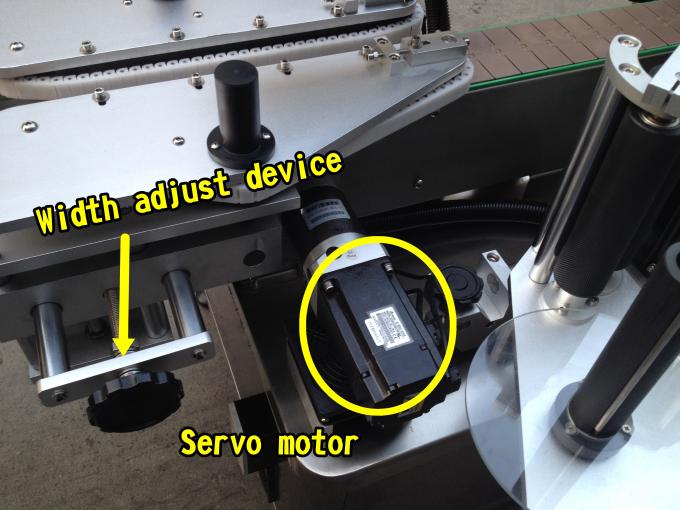 Opp flaska automatisk klistermärke applikator maskin för höghastighets smältlim