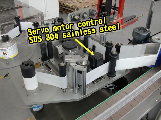 Intelligent kontroll Double Side Bottle Labeler Machine med uppsamlingsyta