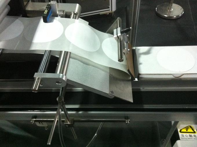 Självhäftande toppmärkningsmaskin för burk / kartong / behållare