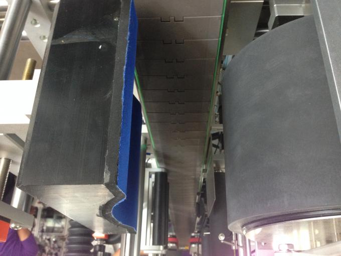 Automatisk klistermärkeapplikator för plast / glas rund flaska