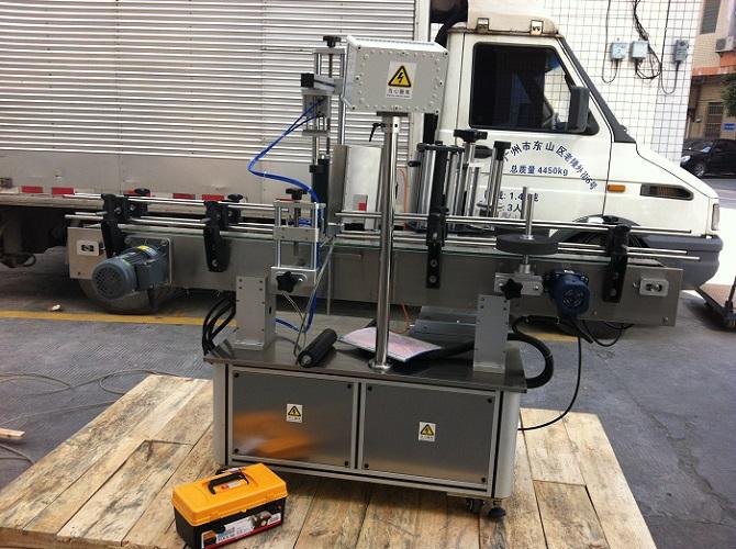 High Precision Dual Label Round Bottle Sticker Labelling Machine för vidhäftningsetikett