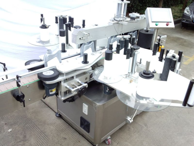 Kina CE-certifikat Automatisk flaskmärkning Utrustning Glasflaska Dubbelsidig klistermärke leverantör