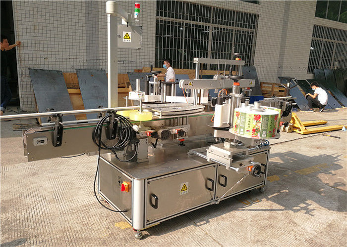 Kina Självhäftande märkningsmaskin för platt flaska, etikettapplikatormaskin för flaskor leverantör